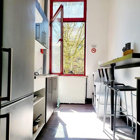 Private Room In Center Of Charleroi Exterior photo